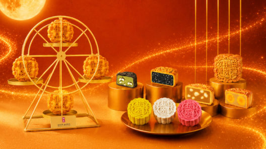peach garden celebrates mid autumn festival with singapore flyer inspired mooncake keepsake gift set