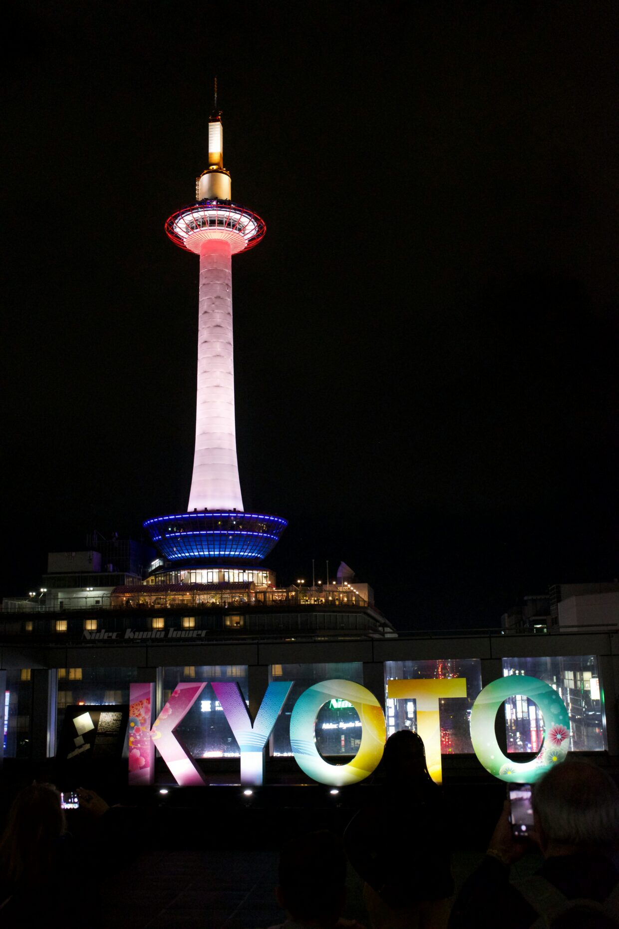 Kyoto Tower Hotel by William Ducret from Unsplash